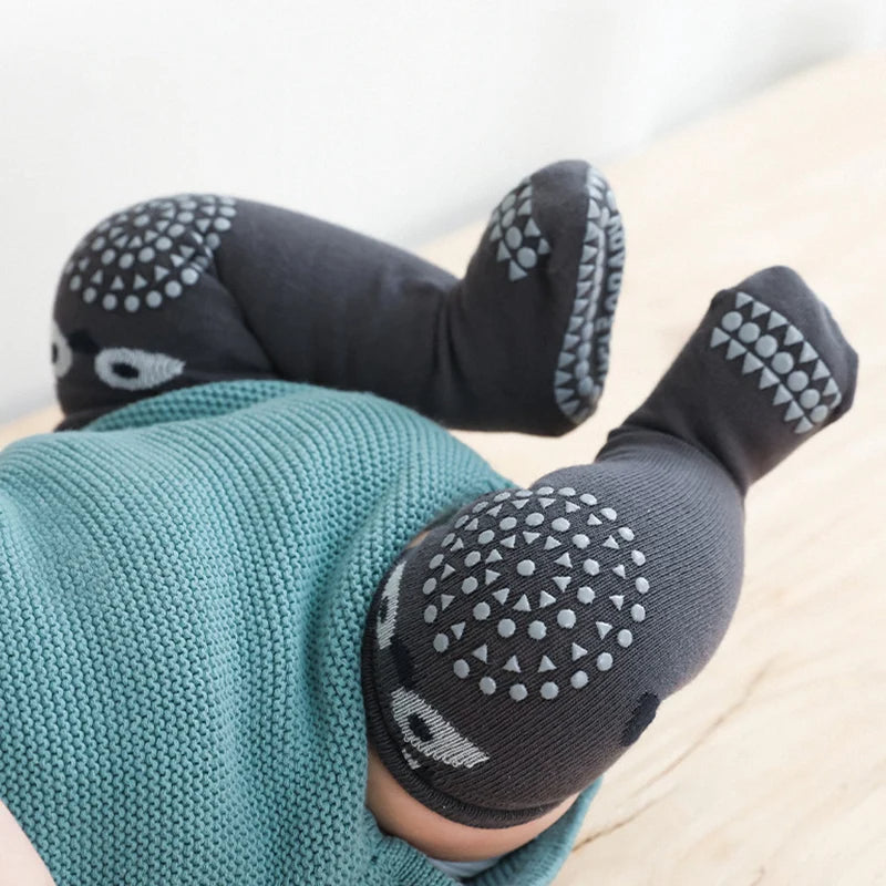 Baby Non-Slip Floor Socks with Knee & Elbow Pads – Crawling Protection, Breathable, 0-3 Years